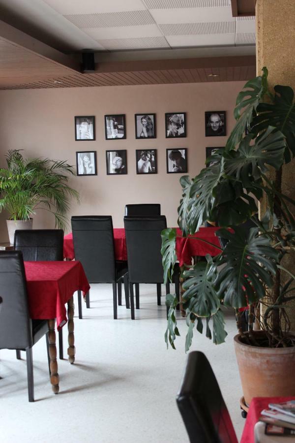 Hotel Le Valaurie Saint-Nazaire  Εξωτερικό φωτογραφία